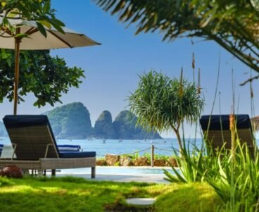 segara lombok pool beach view